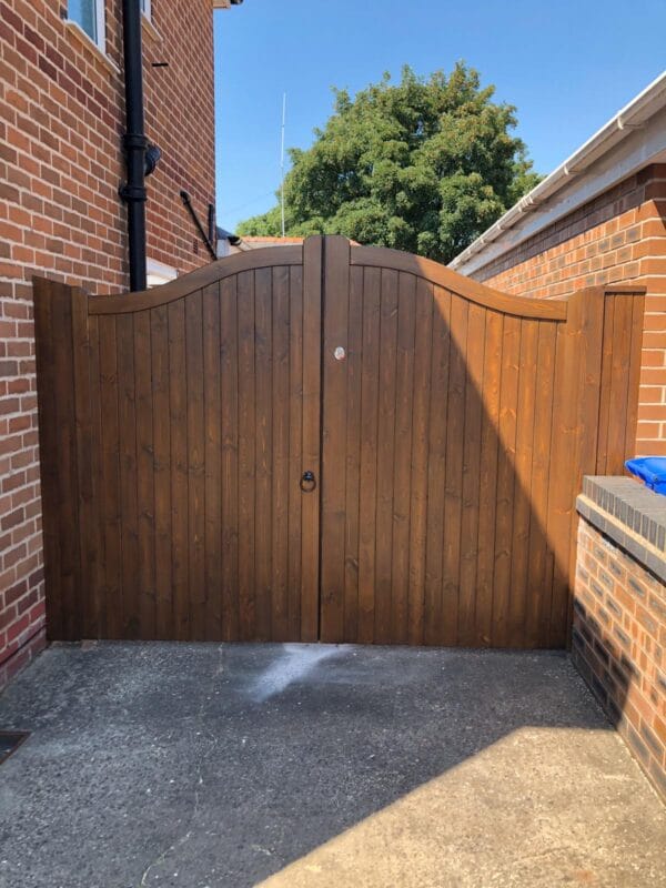 Wooden Driveway Gates - curved Design - Image 2