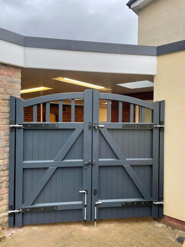 Wooden Driveway Gates - Tarpoley Design - Image 4